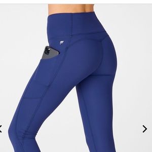 Fabletics Cropped Oasis Leggings